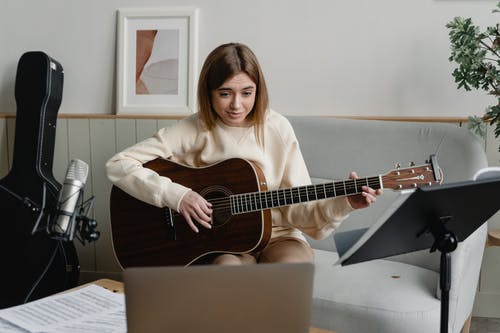 少一点天分吉他谱 原曲D调选C调_夹二品_孙盛希