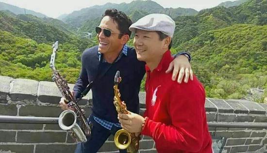 Dave Koz(戴夫·考兹)、杜银鲛长城演奏《征服》