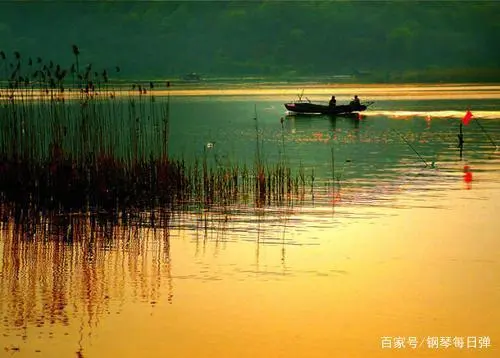 水边阿狄丽娜的钢琴谱_钢琴水边阿狄丽娜谱带指法_水边的阿狄丽娜钢琴谱