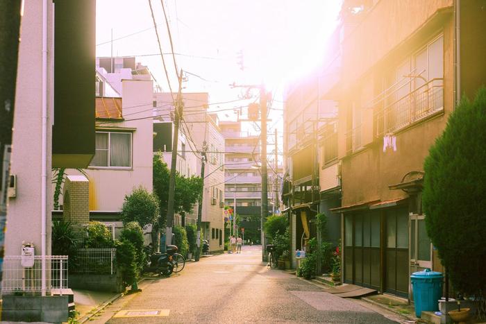 《风居住的街道》，可以无限循环而永不厌听，百转千回又荡气回肠