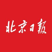 农民工街头弹钢琴走红，原来是这里传出的温暖音符！