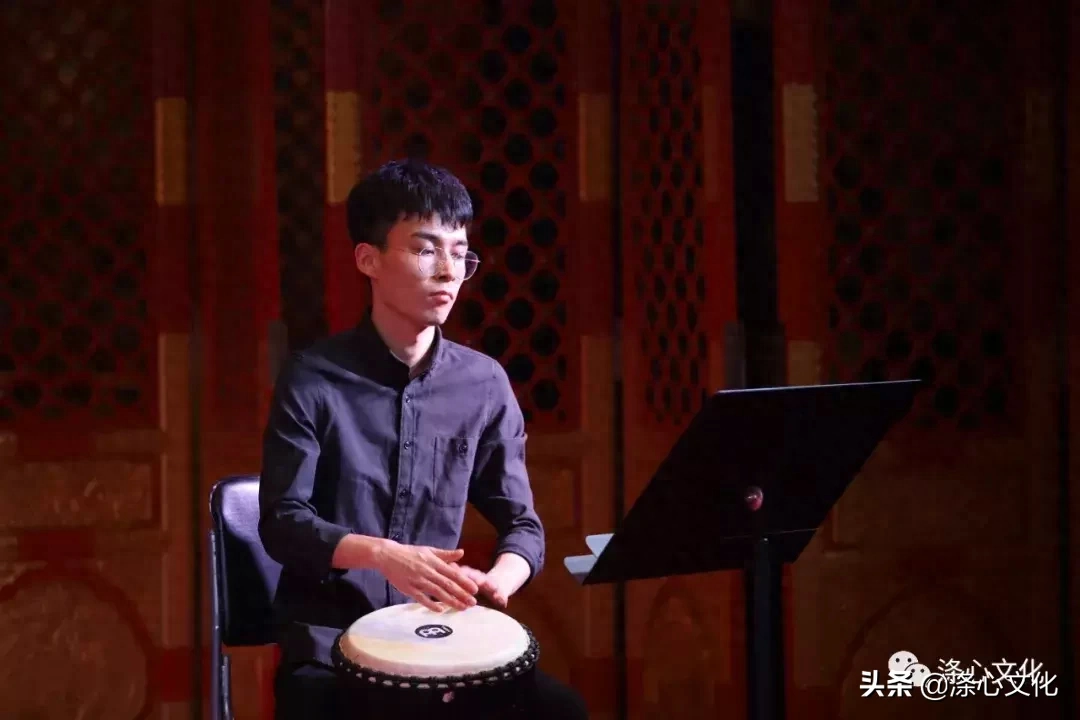 年会适合表演的二胡曲_年会二胡曲表演适合什么歌_年会二胡曲表演适合什么曲子