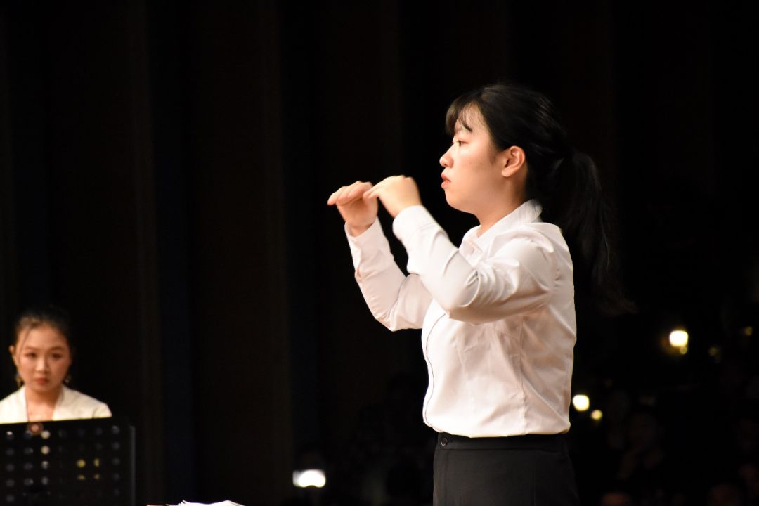 圆号好学还是萨克斯好学_萨克斯圆号合奏歌曲谱子_圆号和萨克斯哪个好听