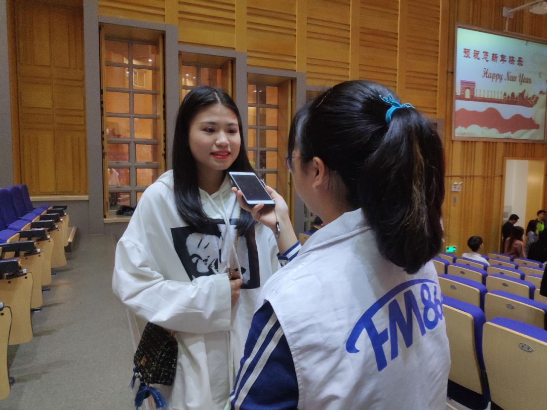 圆号和萨克斯哪个好听_圆号好学还是萨克斯好学_萨克斯圆号合奏歌曲谱子