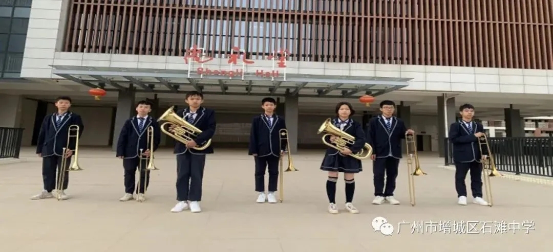 音乐天空萨克斯教学_萨克斯演奏天空_萨克斯曲谱天空之城