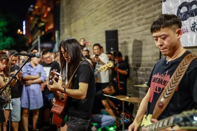 盛夏的夜晚，来曲江感受现场版「乐队的夏天」吧！