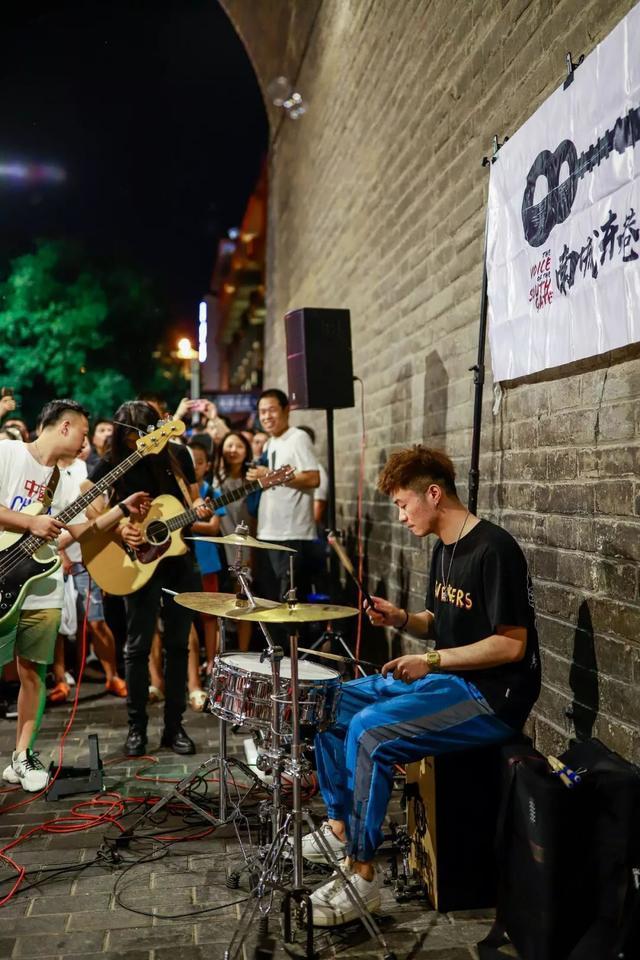 盛夏的夜晚，来曲江感受现场版「乐队的夏天」吧！