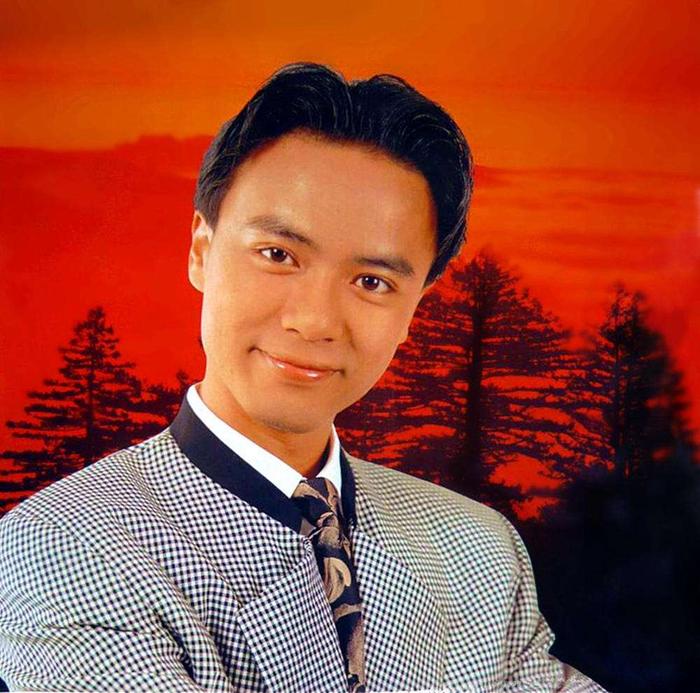 刘德华30年前唱歌曲曲谱_刘德华歌曲歌谱_刘德华唱歌曲曲谱前年的歌