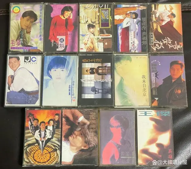 1992年，华语歌坛金曲大爆发，当年流行的40首热门歌