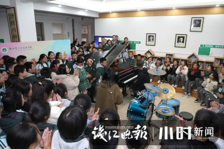 钢琴街头演奏_街舞钢琴曲怎么编_钢琴街舞曲编曲是谁