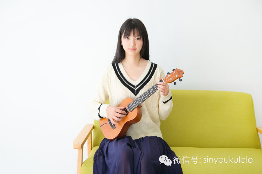 尤克里里弹琴姿势 ukulele弹琴持琴姿势 图文解说