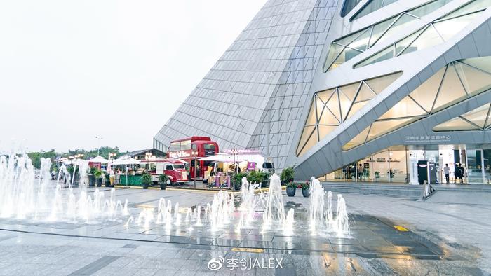 冒着雨也要看完这场南山音乐盛典