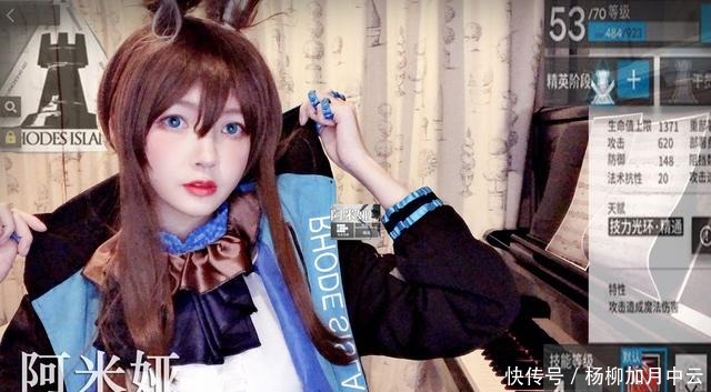 名侦探柯南|穿着cosplay弹钢琴火了，为什么会有这么多人喜欢看