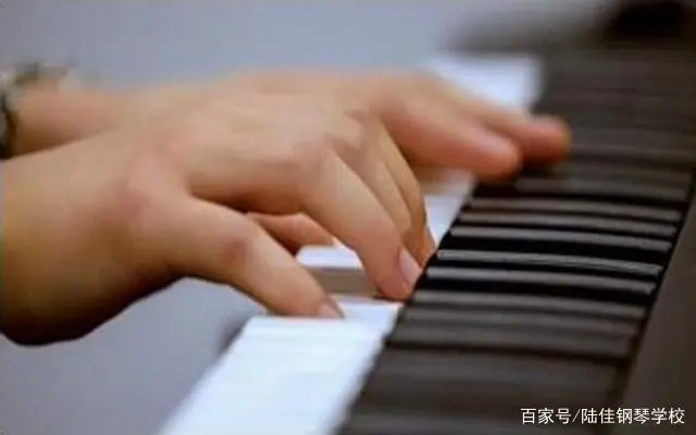 好听钢琴曲编曲是什么_好听的钢琴曲教程_好听的钢琴曲怎么编