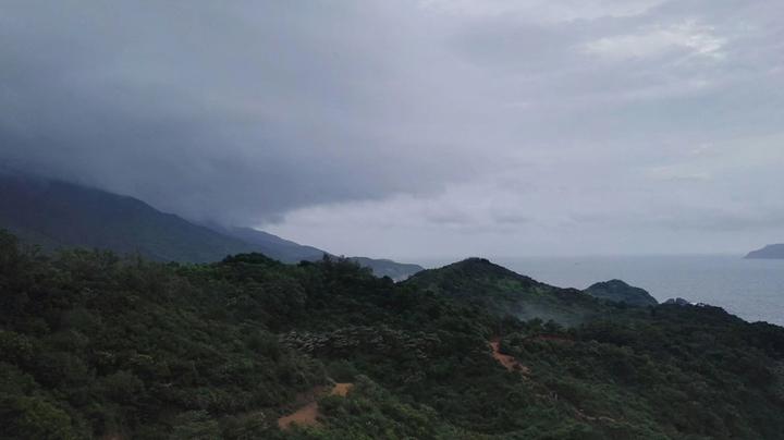 雨中漫步钢琴曲_雨中漫步钢琴教学视频_钢琴曲雨中漫步