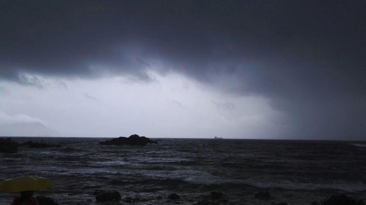 钢琴曲雨中漫步_雨中漫步钢琴教学视频_雨中漫步钢琴曲