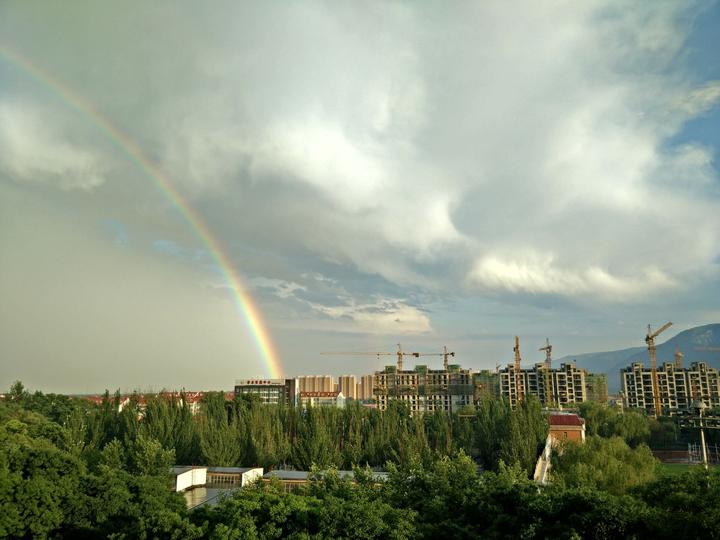 钢琴曲雨中漫步_雨中漫步钢琴曲_雨中漫步钢琴教学视频