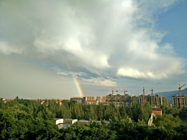 雨中漫步钢琴教学视频_钢琴曲雨中漫步_雨中漫步钢琴曲