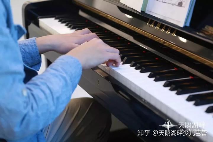 钢琴版舞曲_钢琴曲怎么编舞_适合编舞的钢琴曲