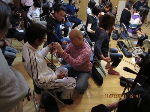 赵本山赛马二胡独奏视频_二胡曲赛马独奏赵本山_赵本山二胡演奏赛马