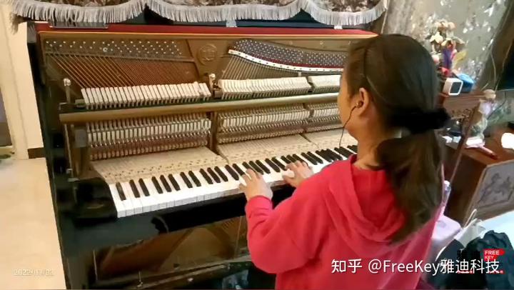 钢琴颤音怎么弹_钢琴弹颤音的技巧手_钢琴弹颤音怎么弹